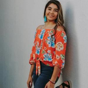 Meet your Posher, Noelia